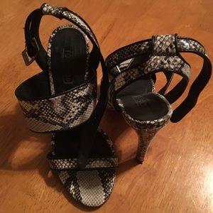 Topshop Snakeskin Heel, Size 5.5